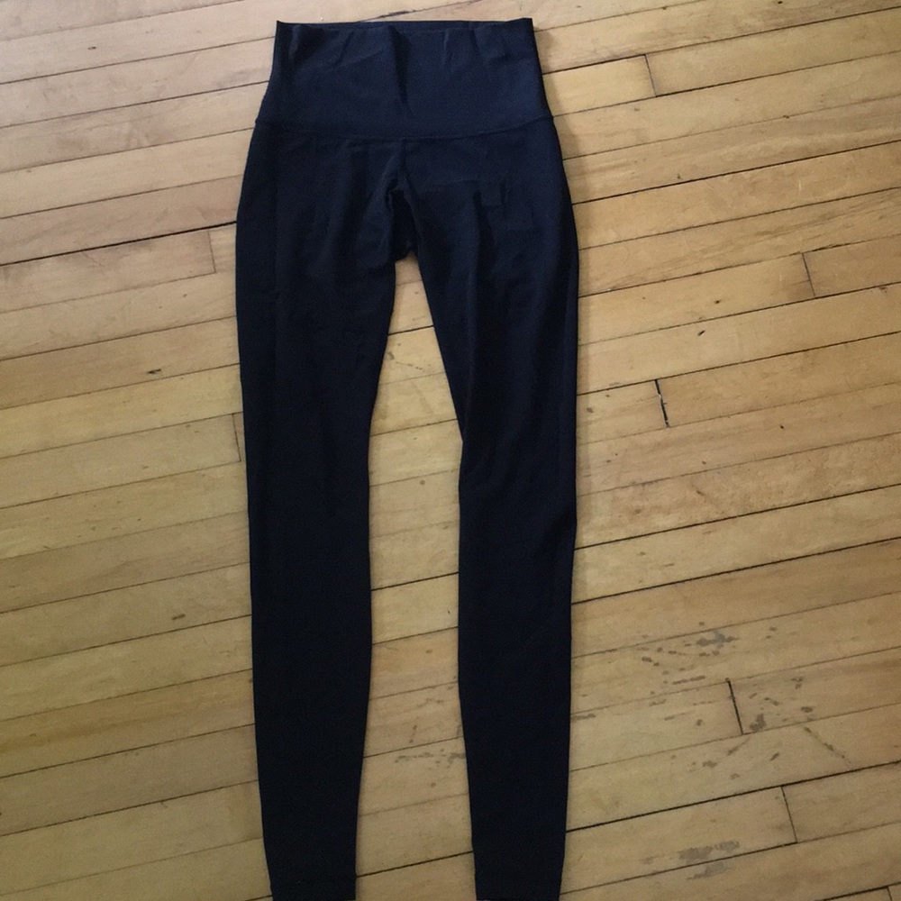 Lululemon High-waisted leggings in black-size 6